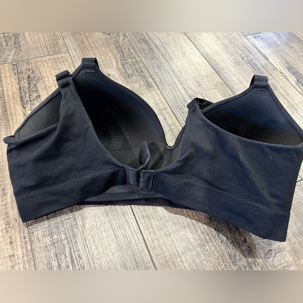 Black wireless shaping Bra - Picture 2 of 5